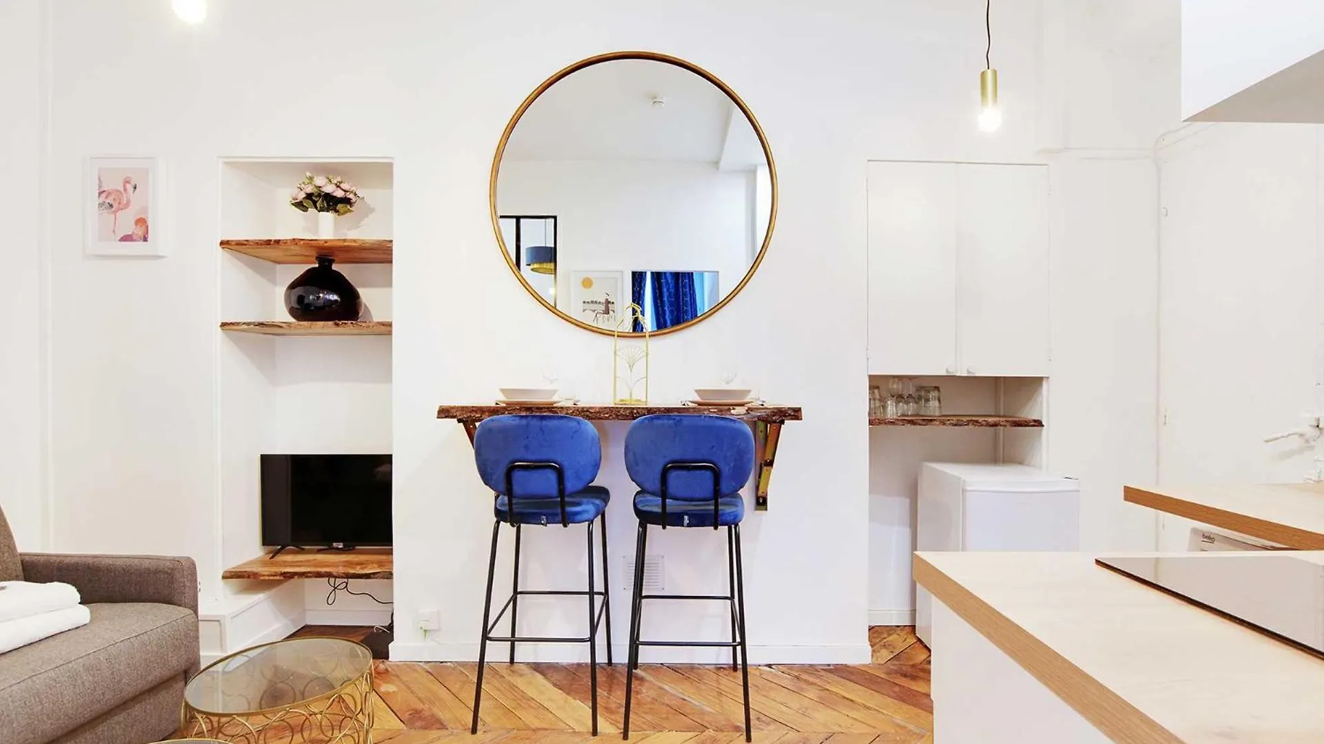 Apartment Chic Parisian Retreat - Alexandre Dumas 2c Paris