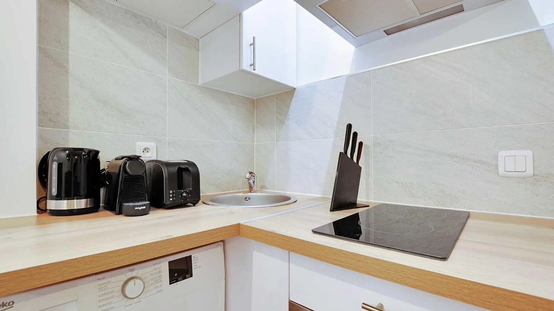 Chic Parisian Retreat - Alexandre Dumas 2c *